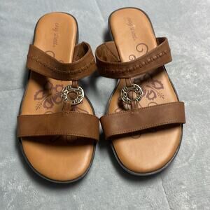 NWOT Easy Street Brown Sandals Size 11